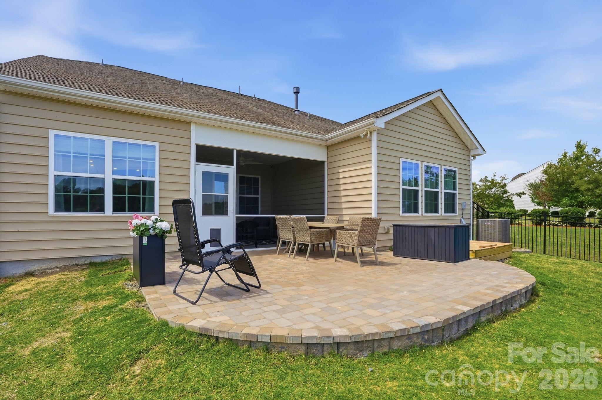 13314 Canterbury Castle Drive — Charlotte
