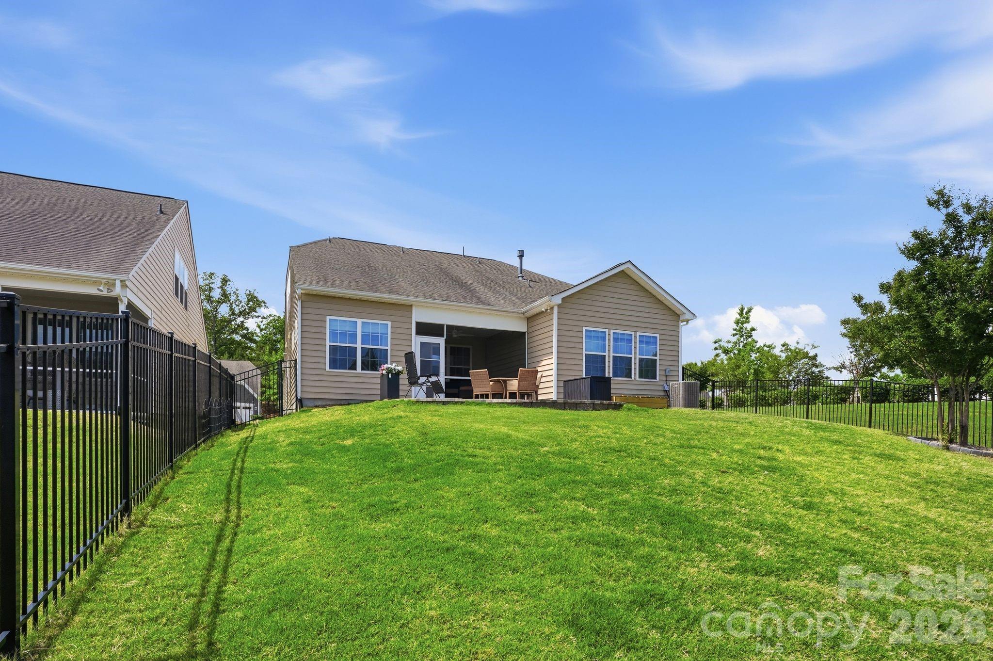 13314 Canterbury Castle Drive — Charlotte