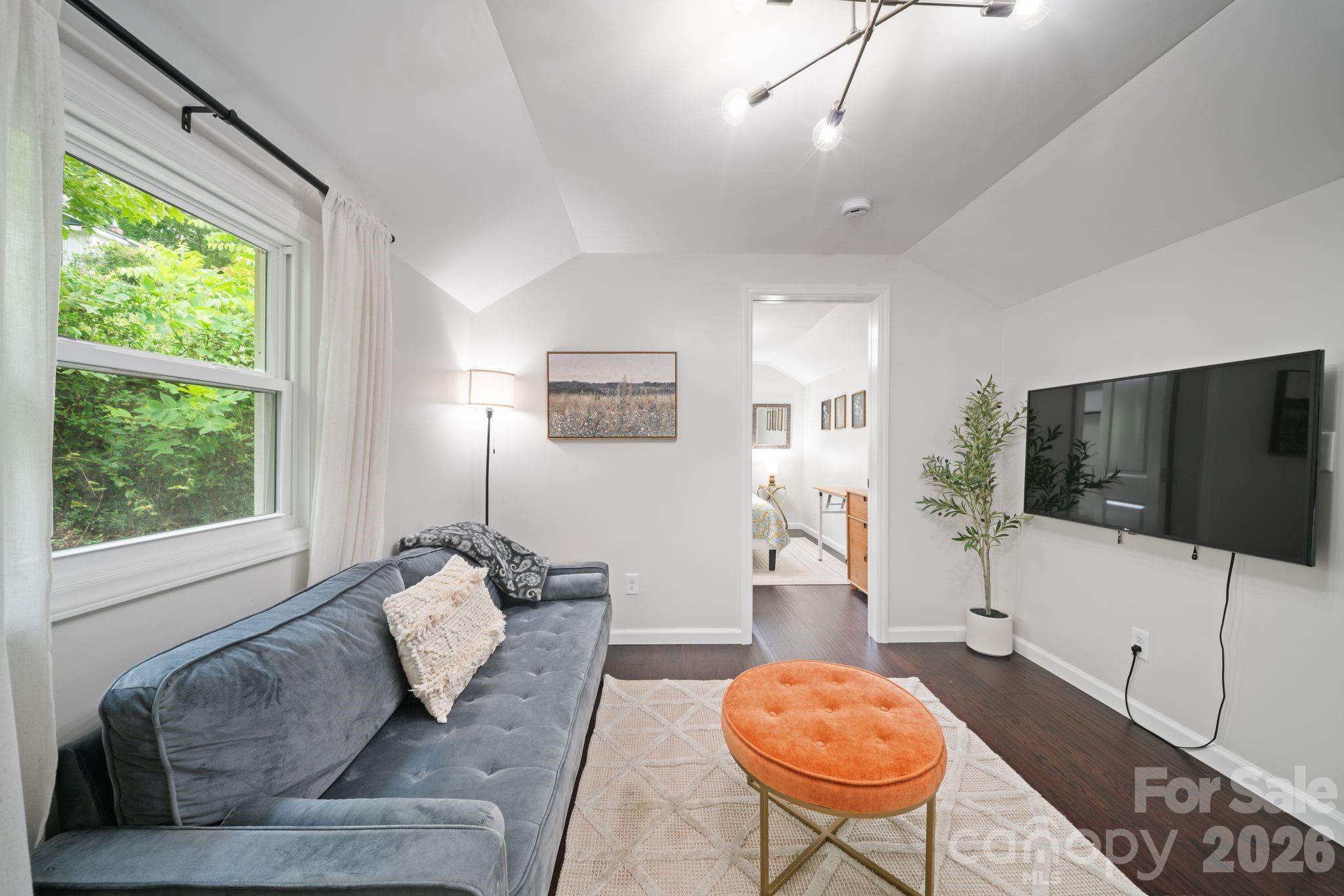 2 Laban Lane — Asheville