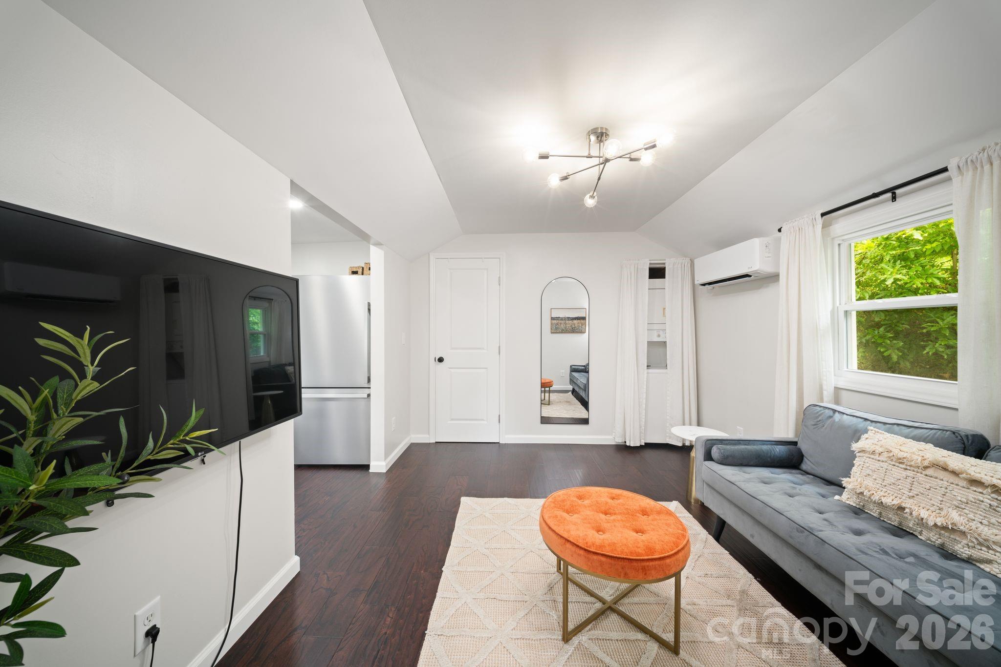 2 Laban Lane — Asheville