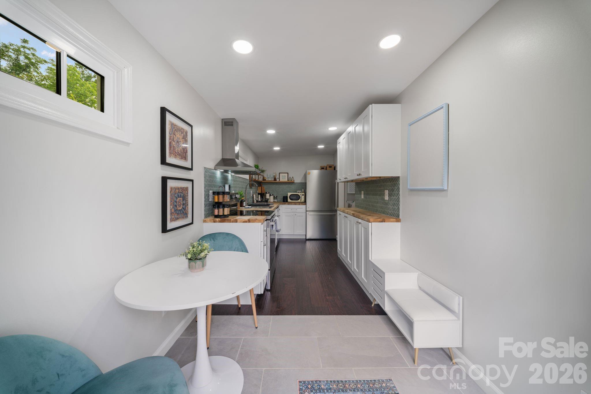 2 Laban Lane — Asheville