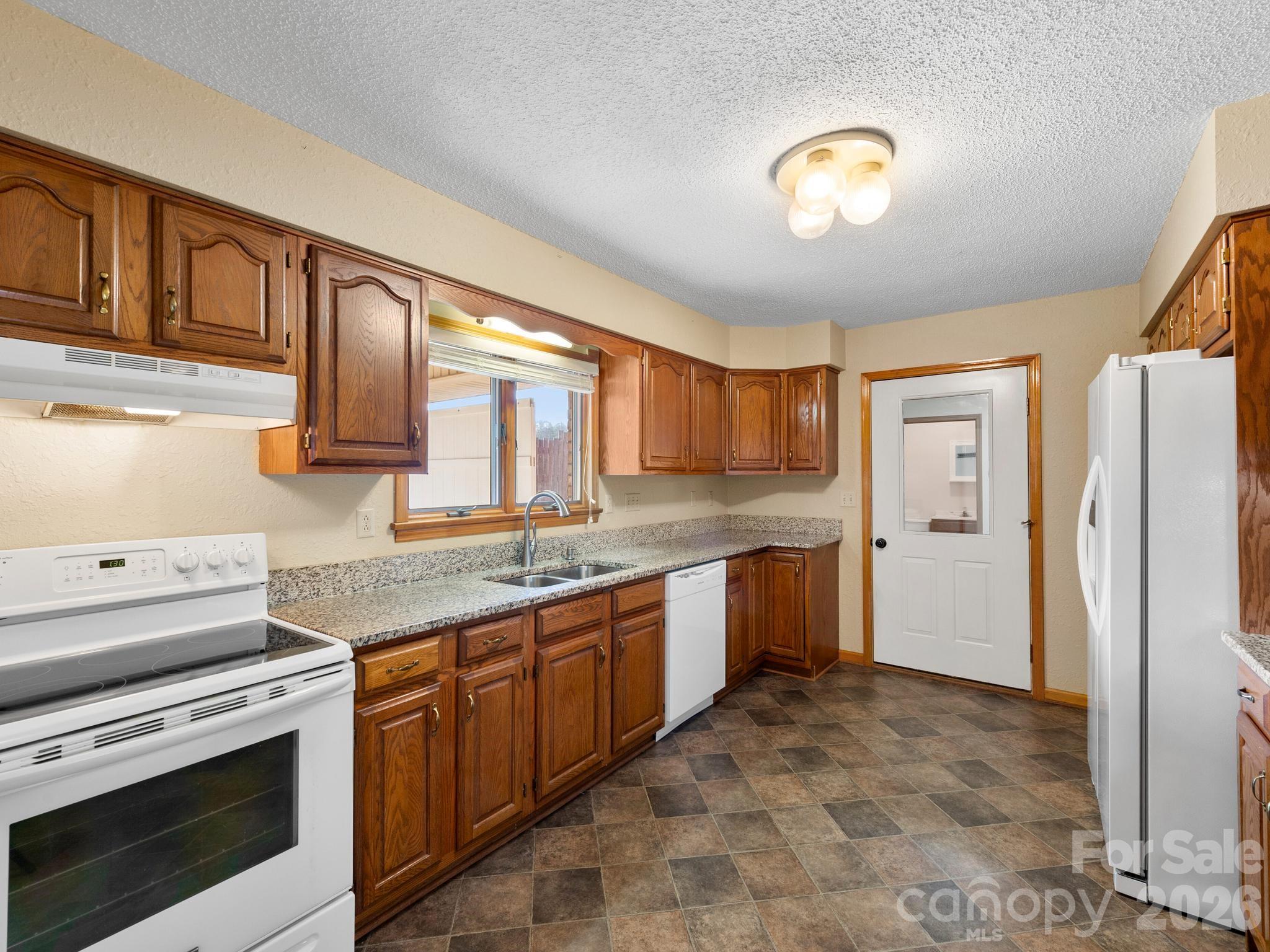 1287 Charlotte Highway — Fairview