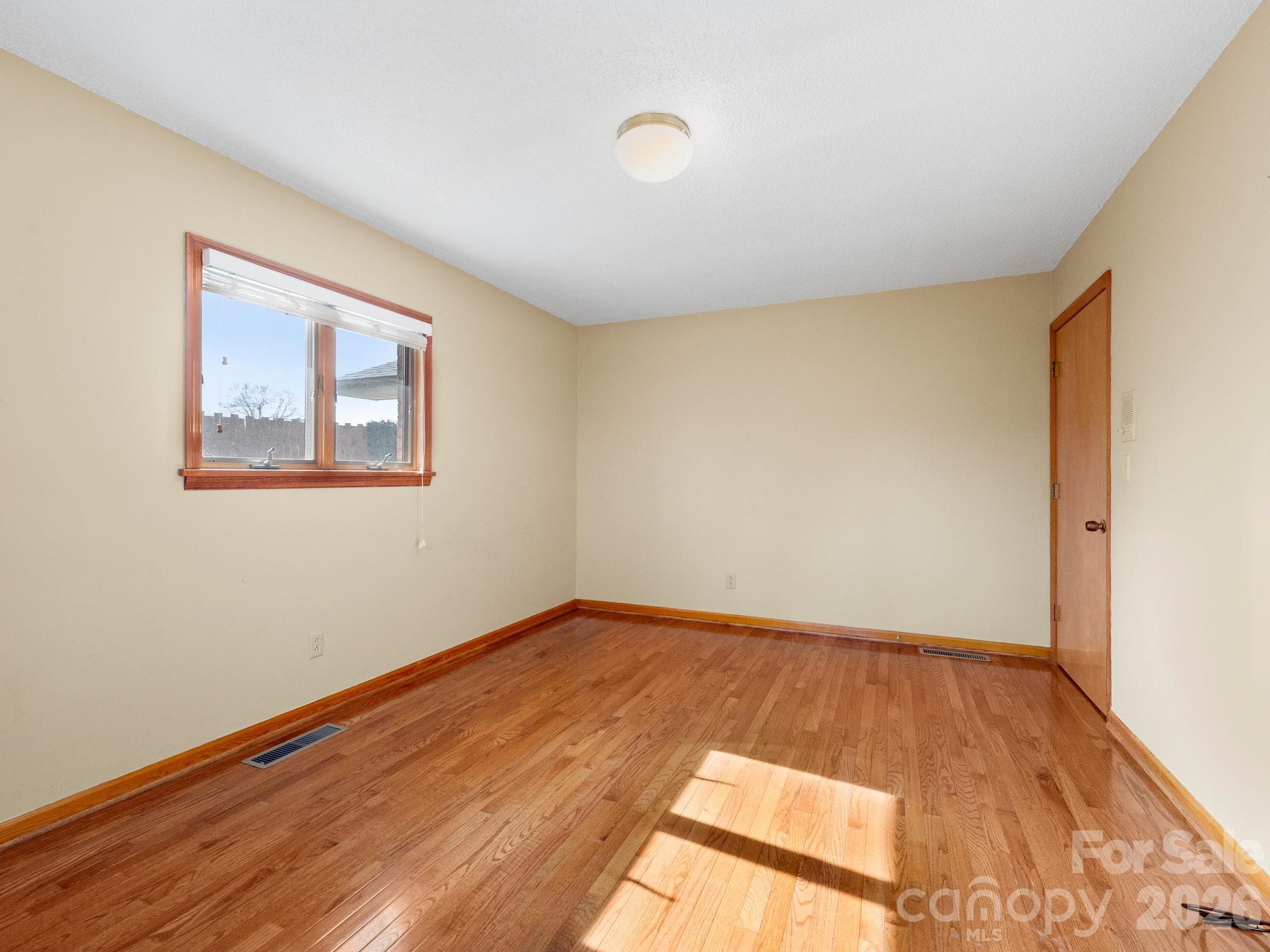 1287 Charlotte Highway — Fairview