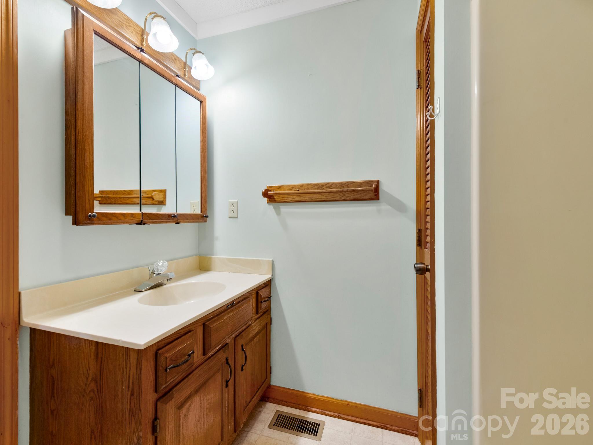 1287 Charlotte Highway — Fairview