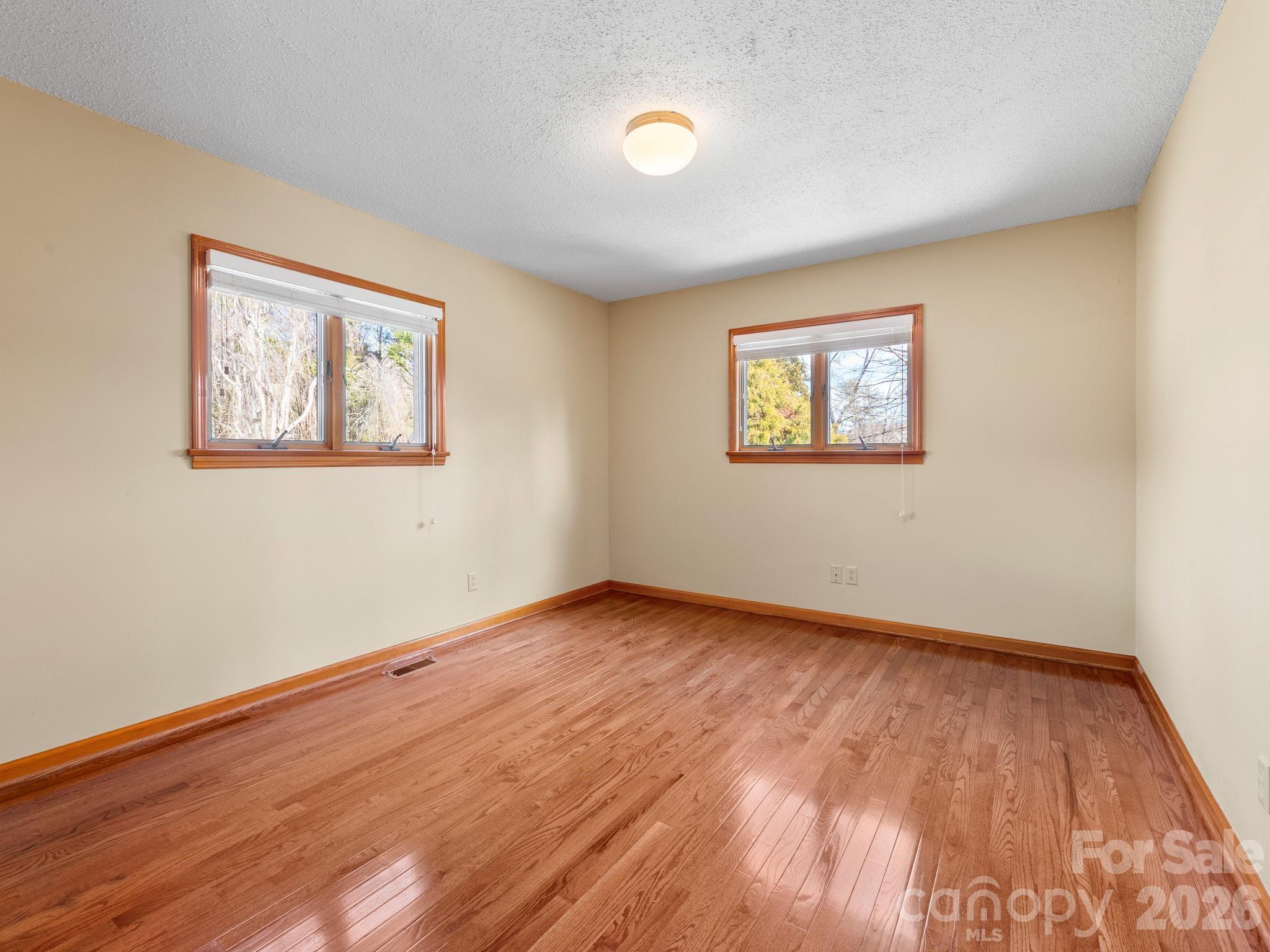 1287 Charlotte Highway — Fairview
