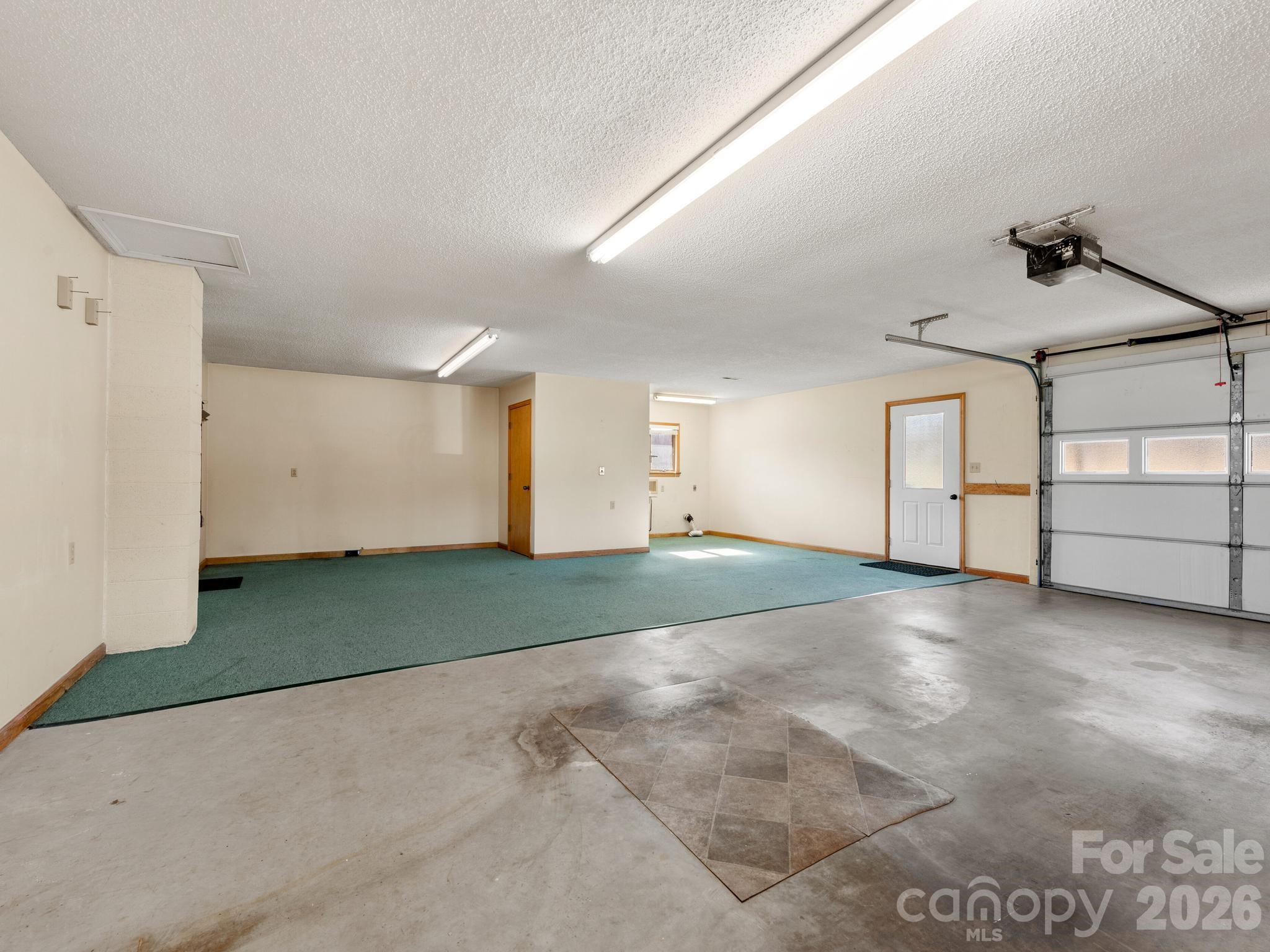 1287 Charlotte Highway — Fairview