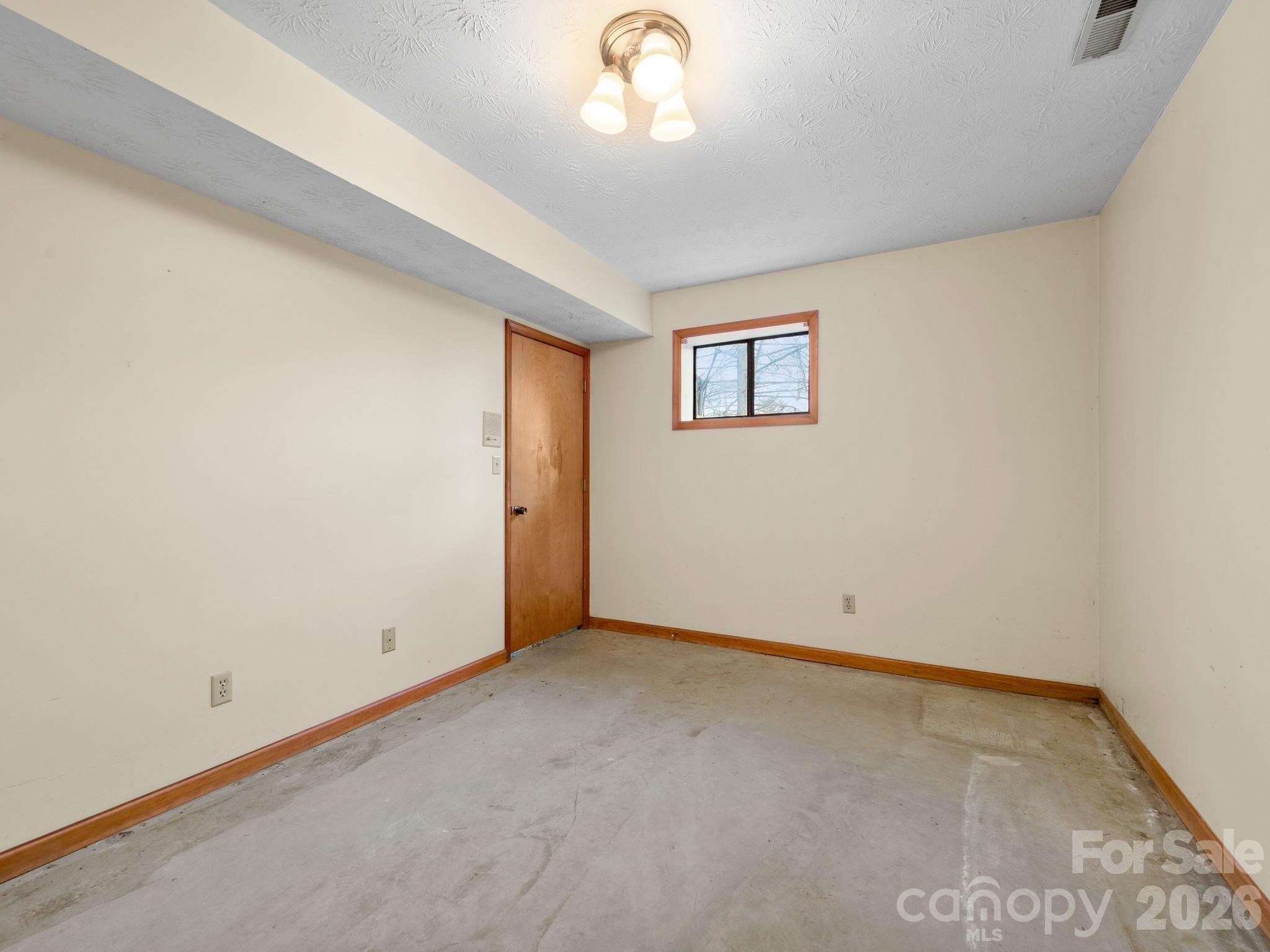 1287 Charlotte Highway — Fairview