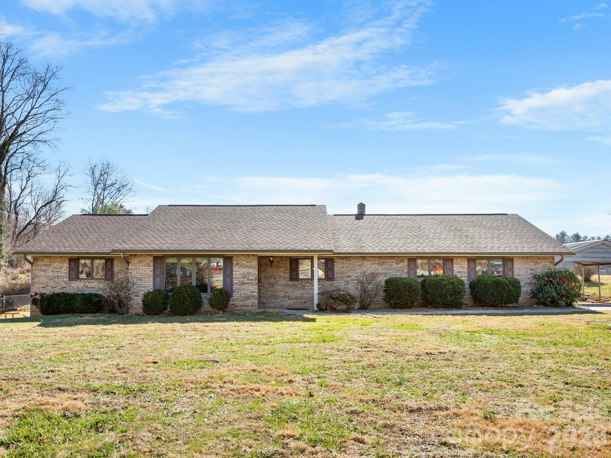 1287 Charlotte Highway — Fairview