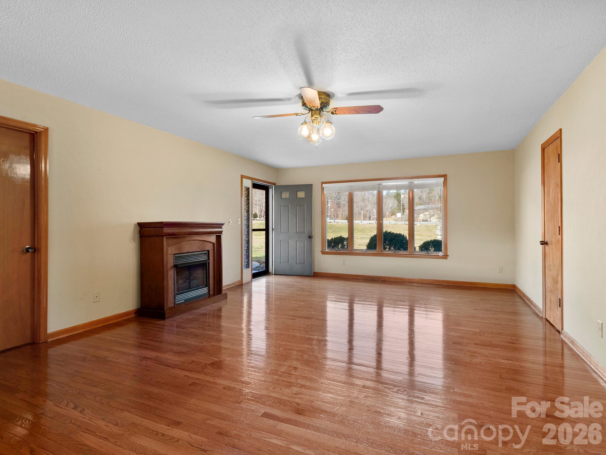 1287 Charlotte Highway — Fairview