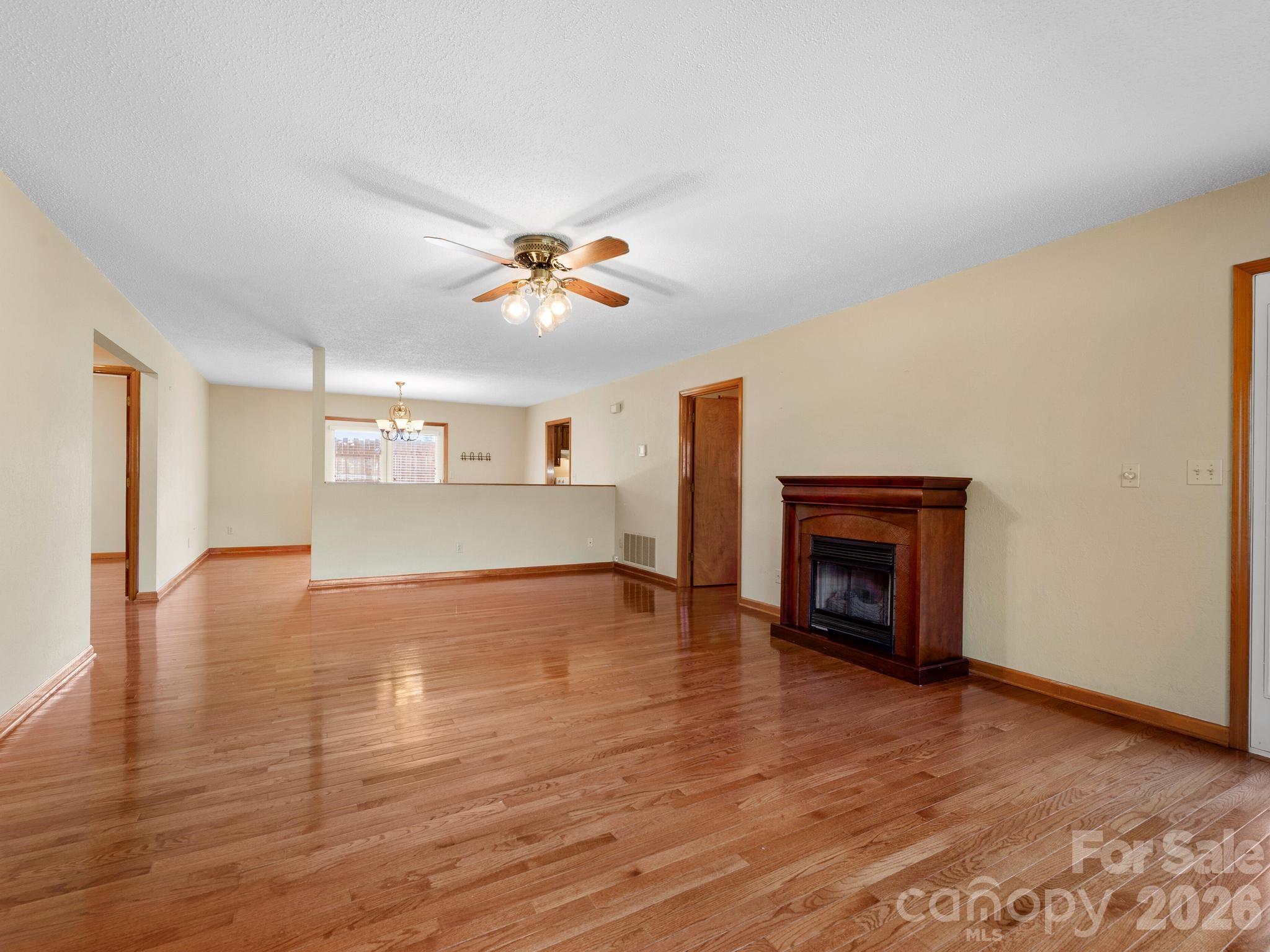 1287 Charlotte Highway — Fairview