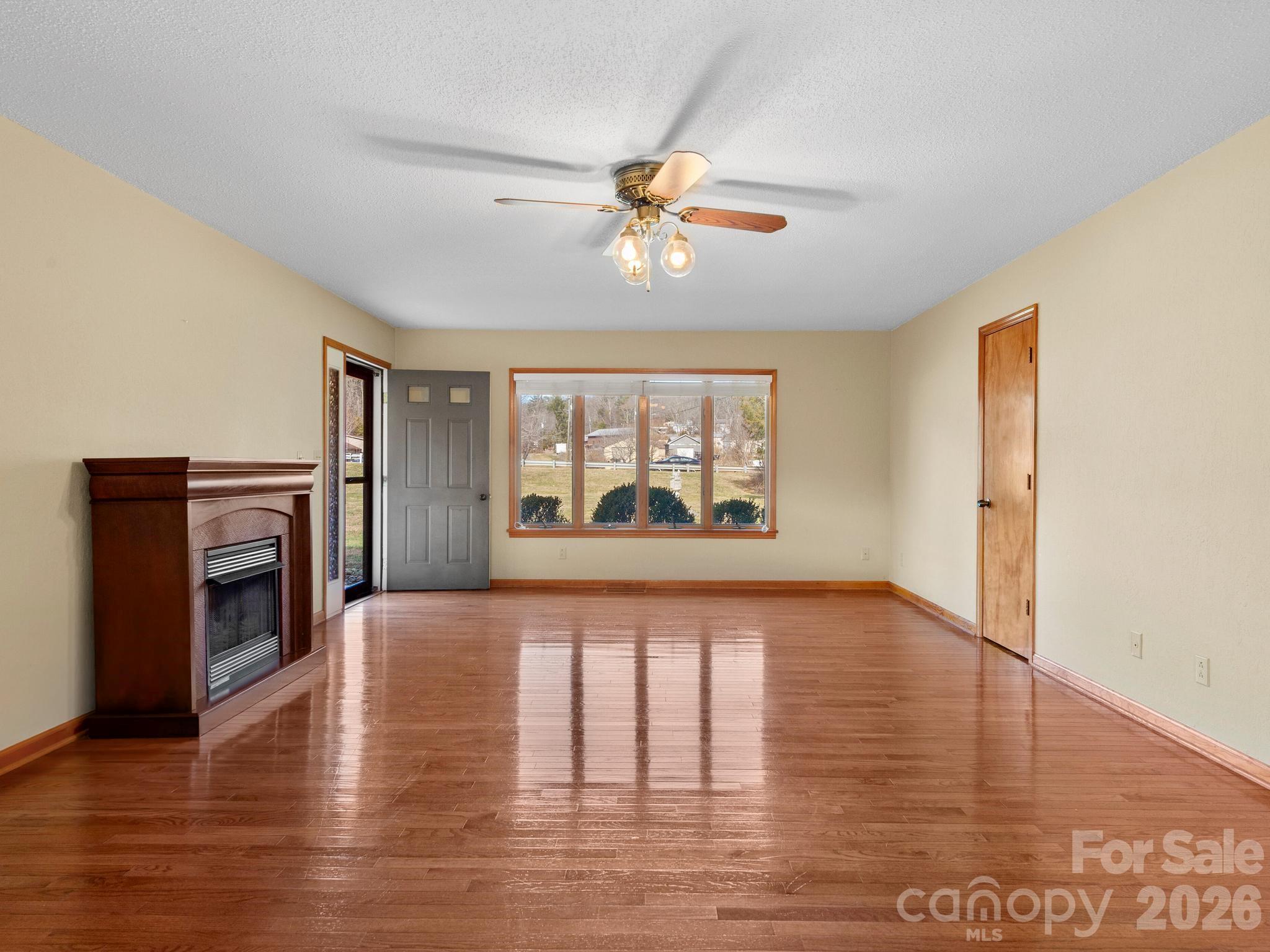 1287 Charlotte Highway — Fairview