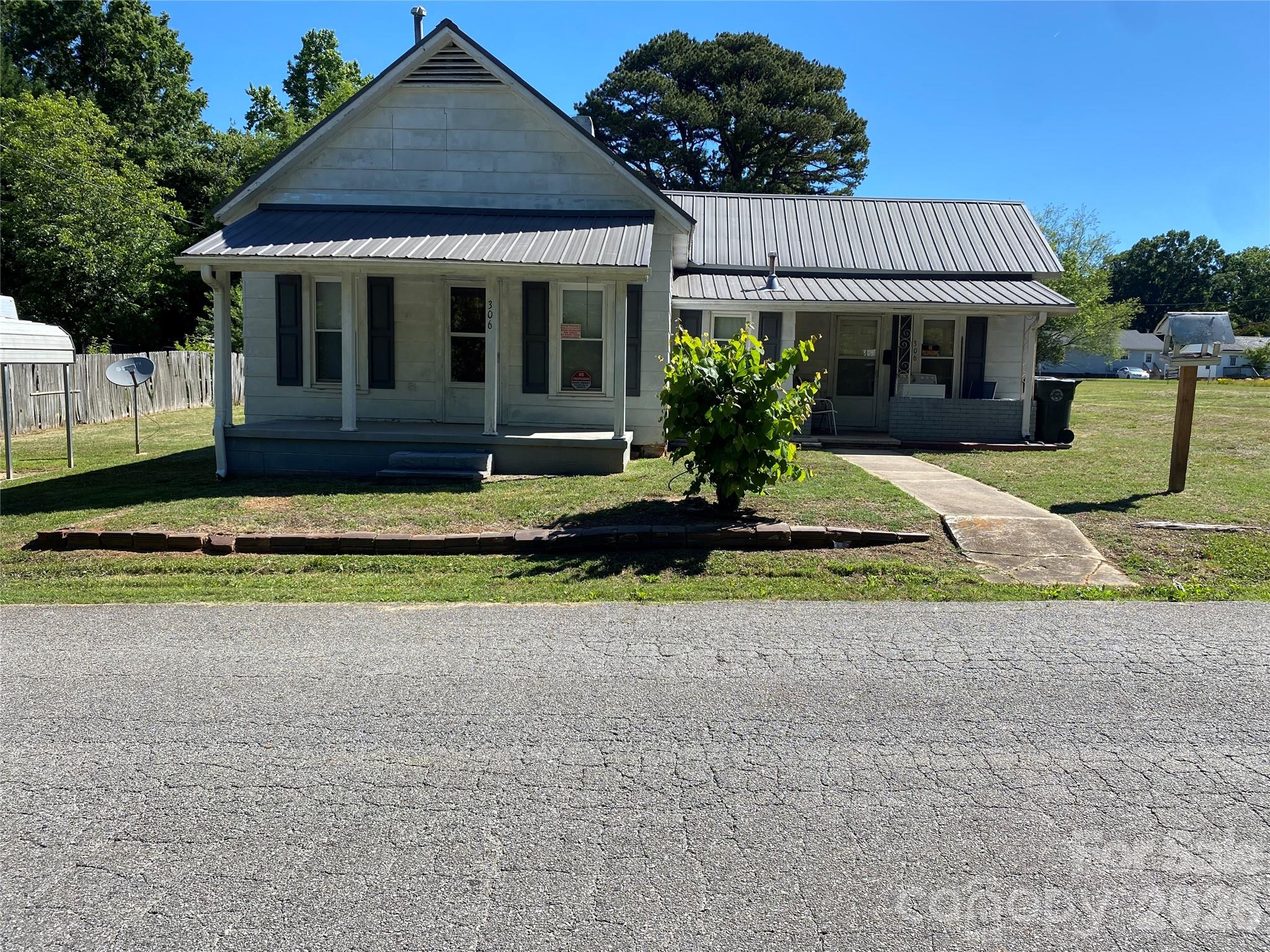 306 Howell Street — Cherryville
