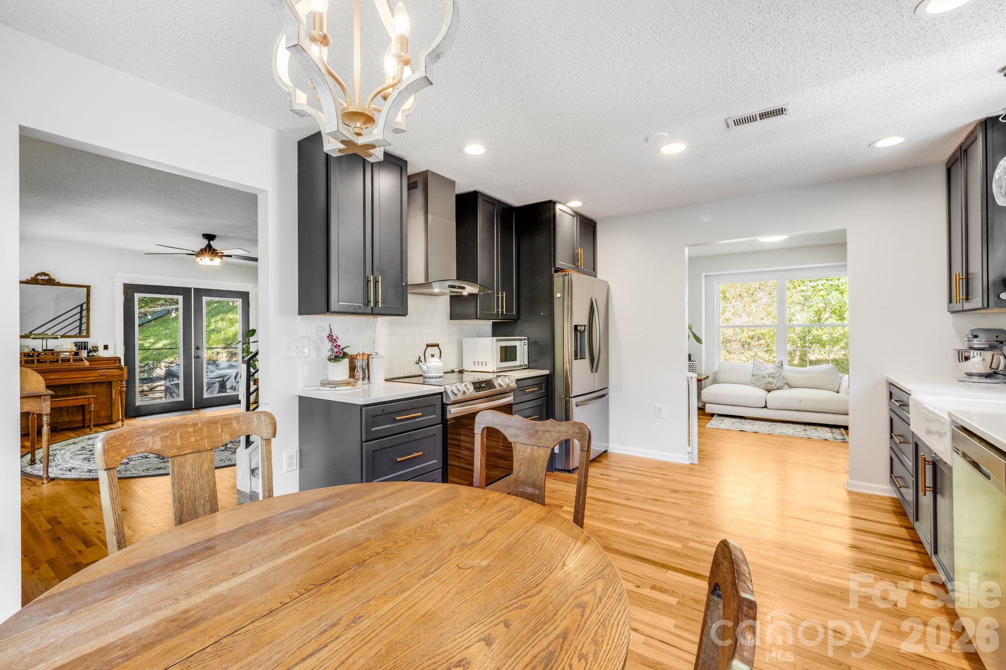 747 Osborne Road — Clyde
