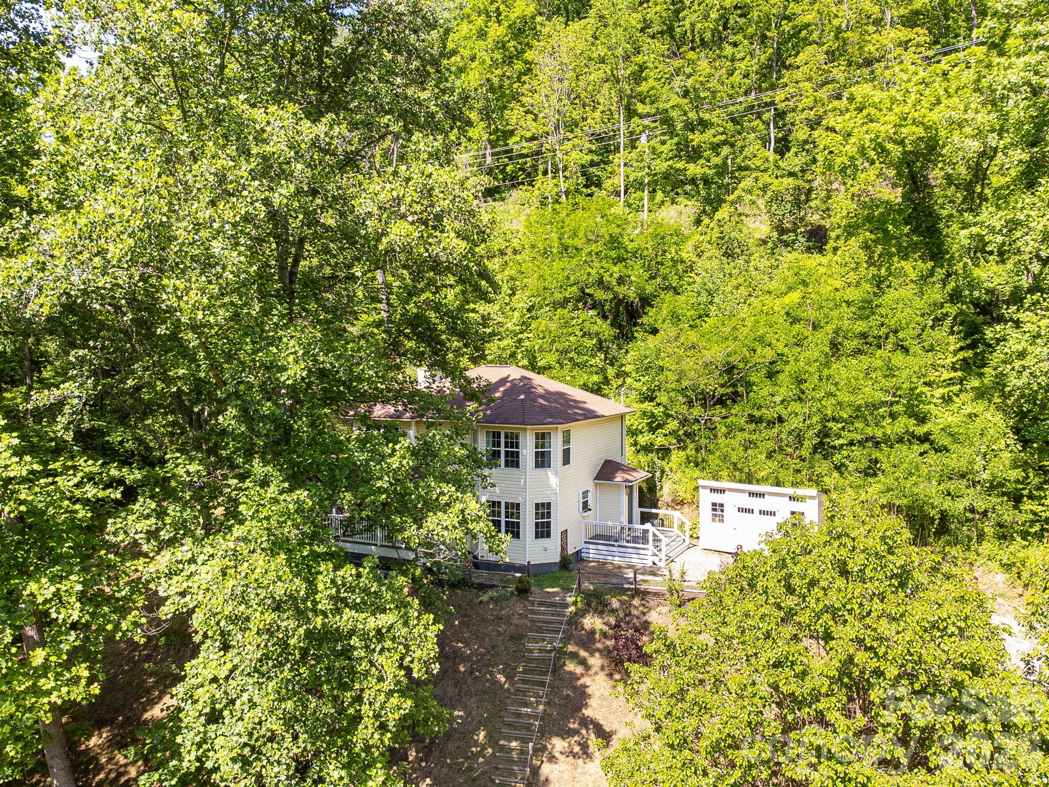 747 Osborne Road — Clyde