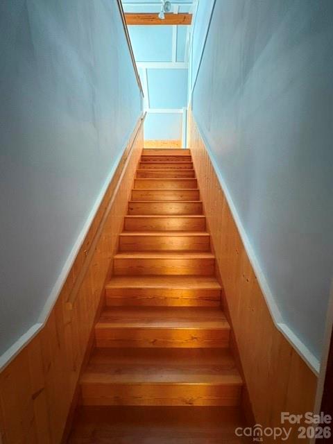 401 Greenway Street — Huntersville
