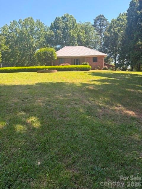 401 Greenway Street — Huntersville
