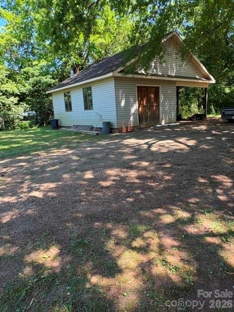 401 Greenway Street — Huntersville