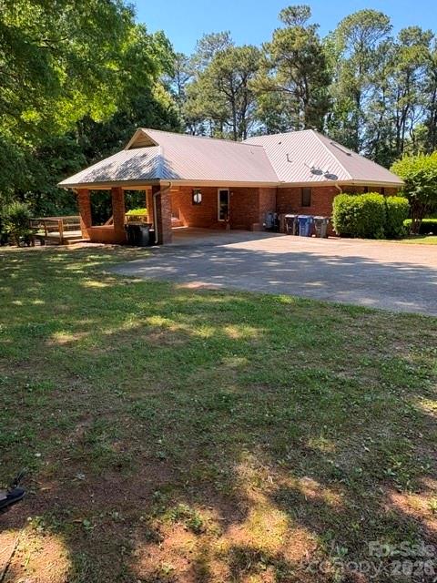 401 Greenway Street — Huntersville