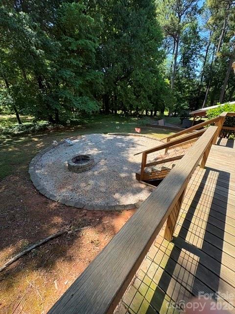401 Greenway Street — Huntersville