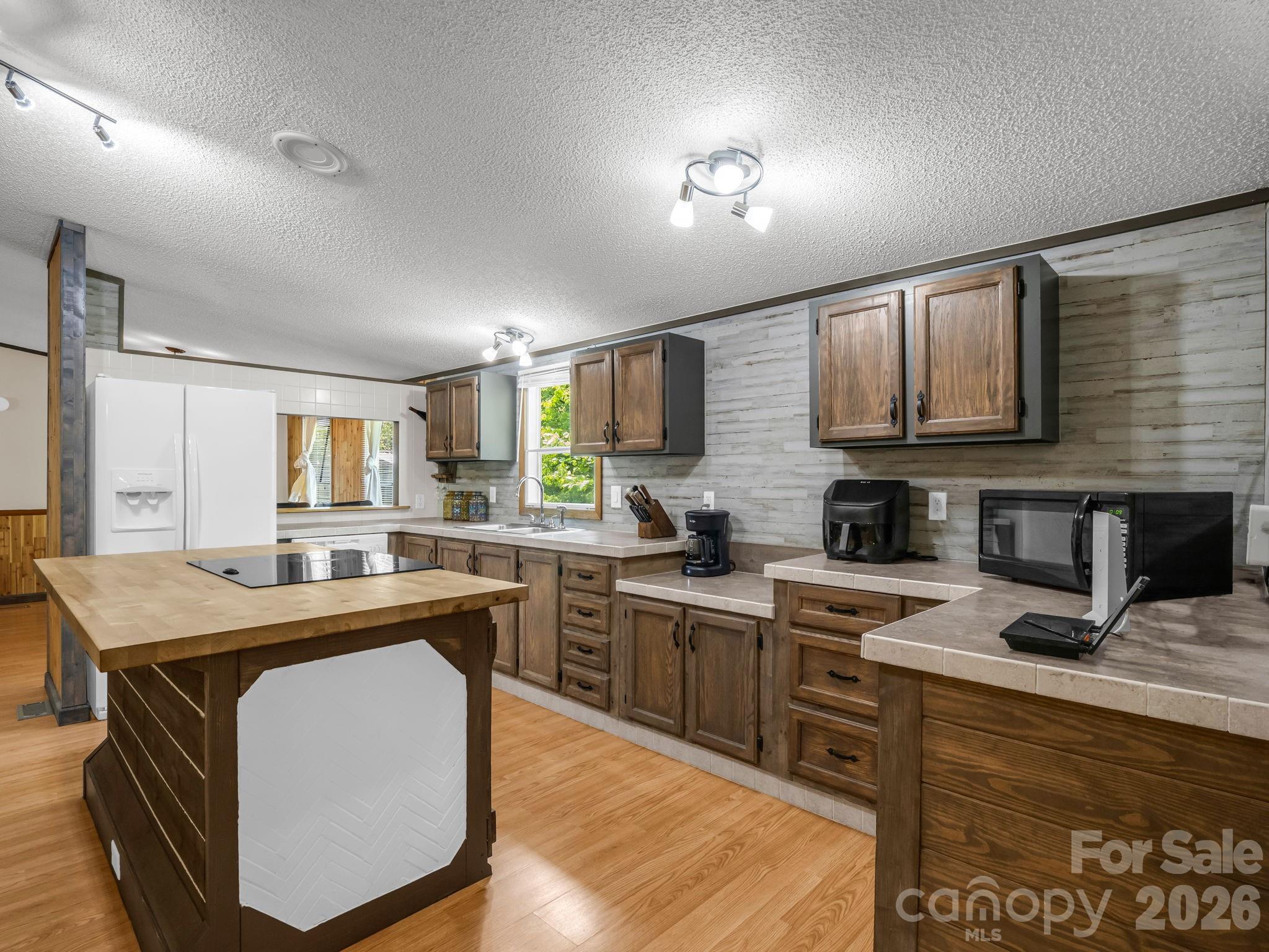 2053 Nancy Mountain Road — Rosman
