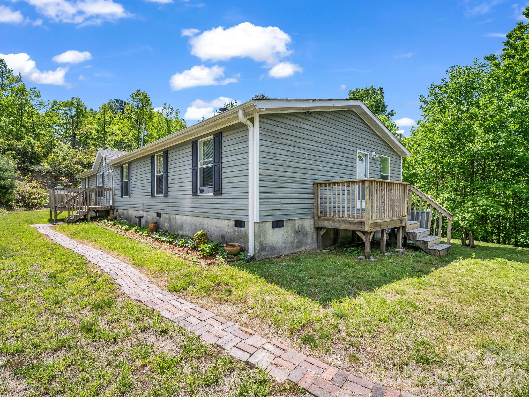 2053 Nancy Mountain Road — Rosman