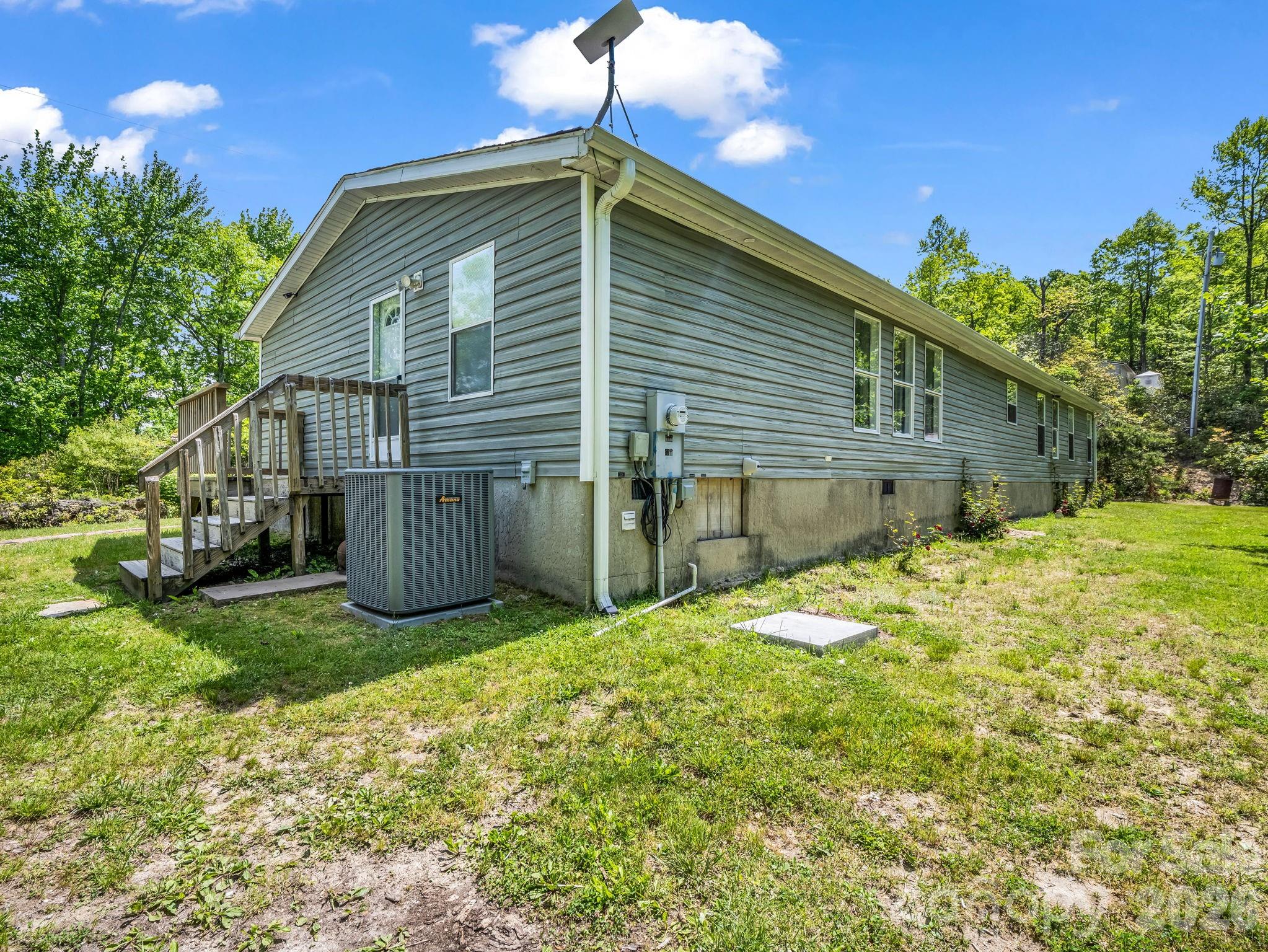 2053 Nancy Mountain Road — Rosman