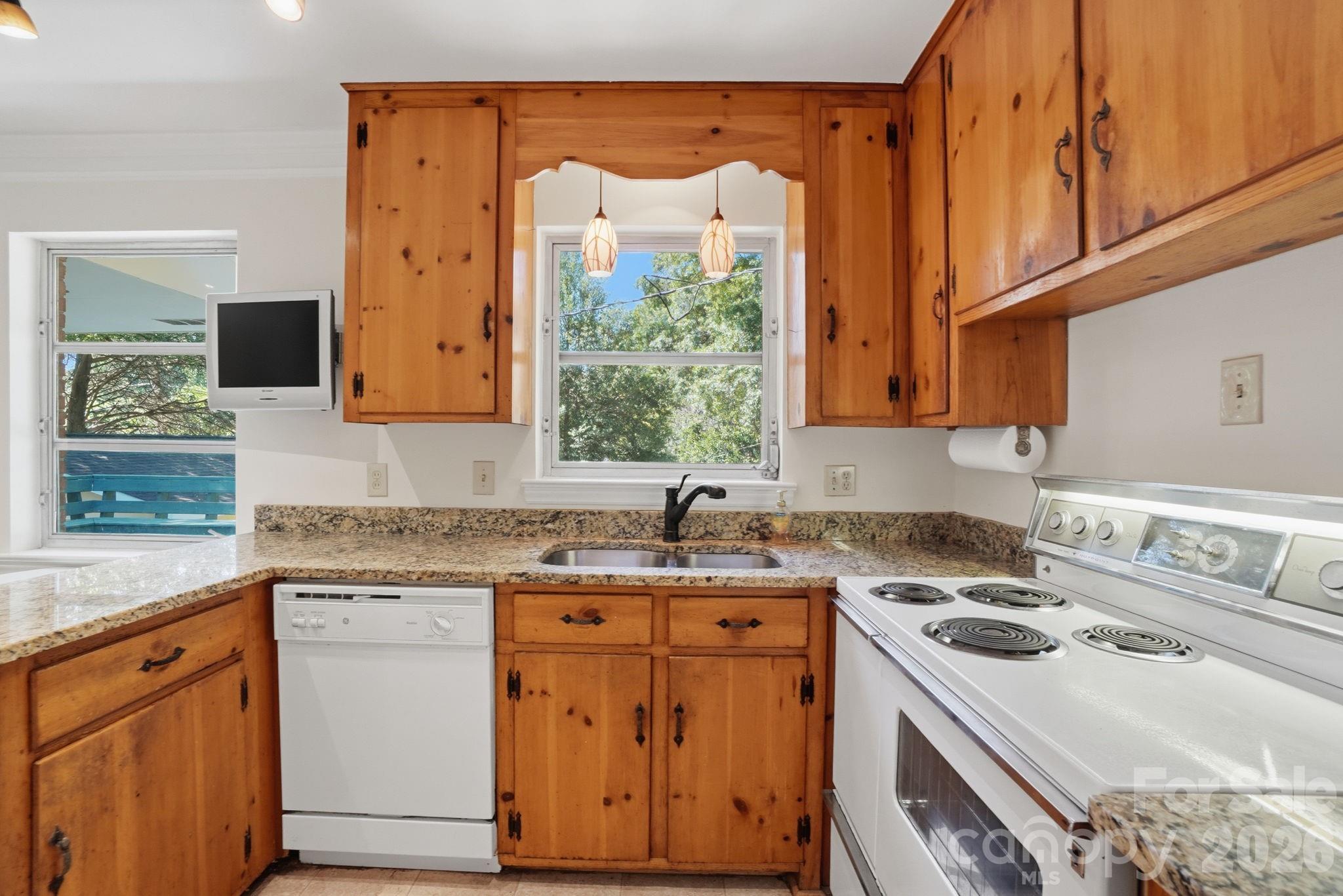 722 Seneca Place — Charlotte