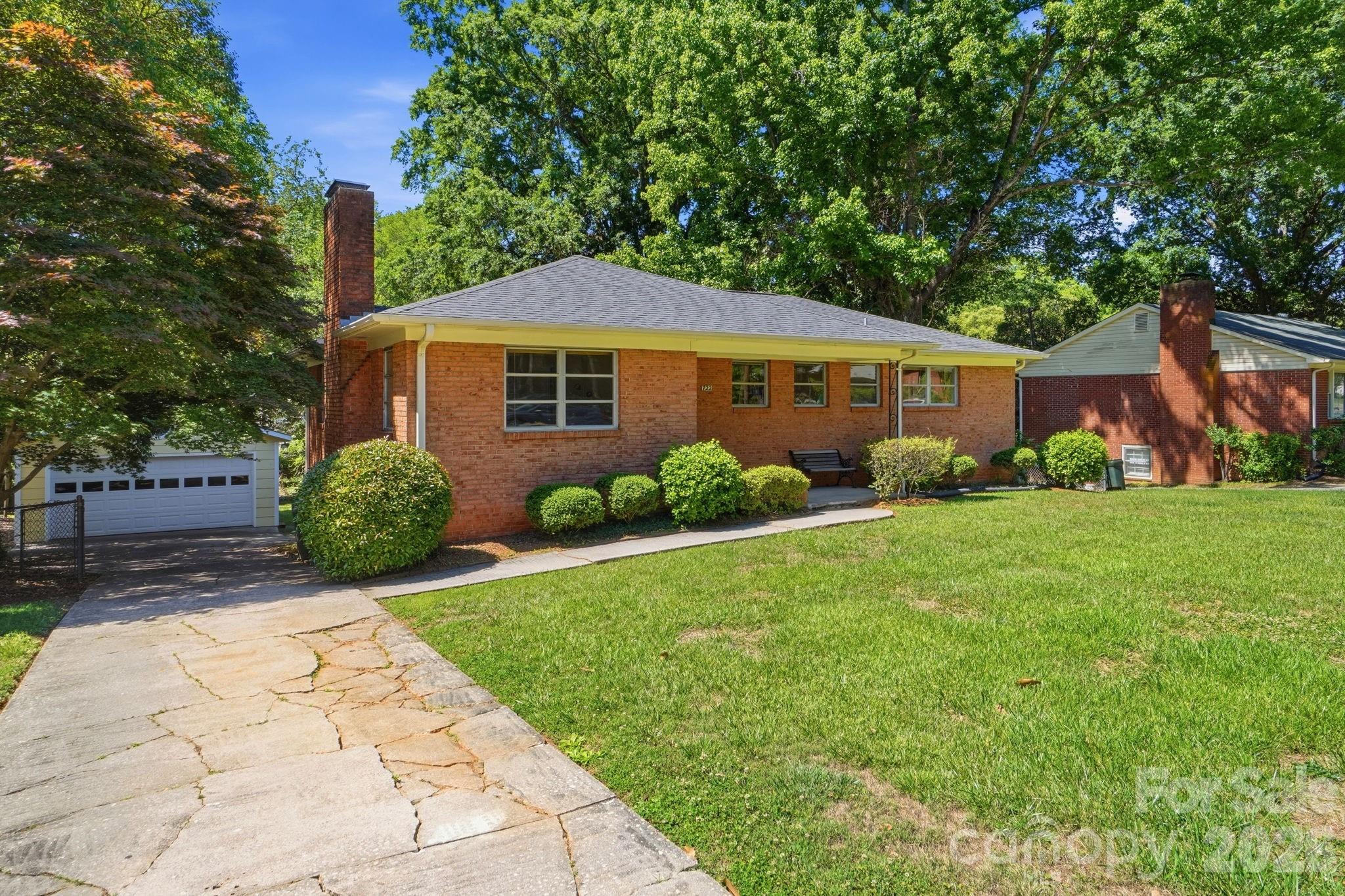 722 Seneca Place — Charlotte