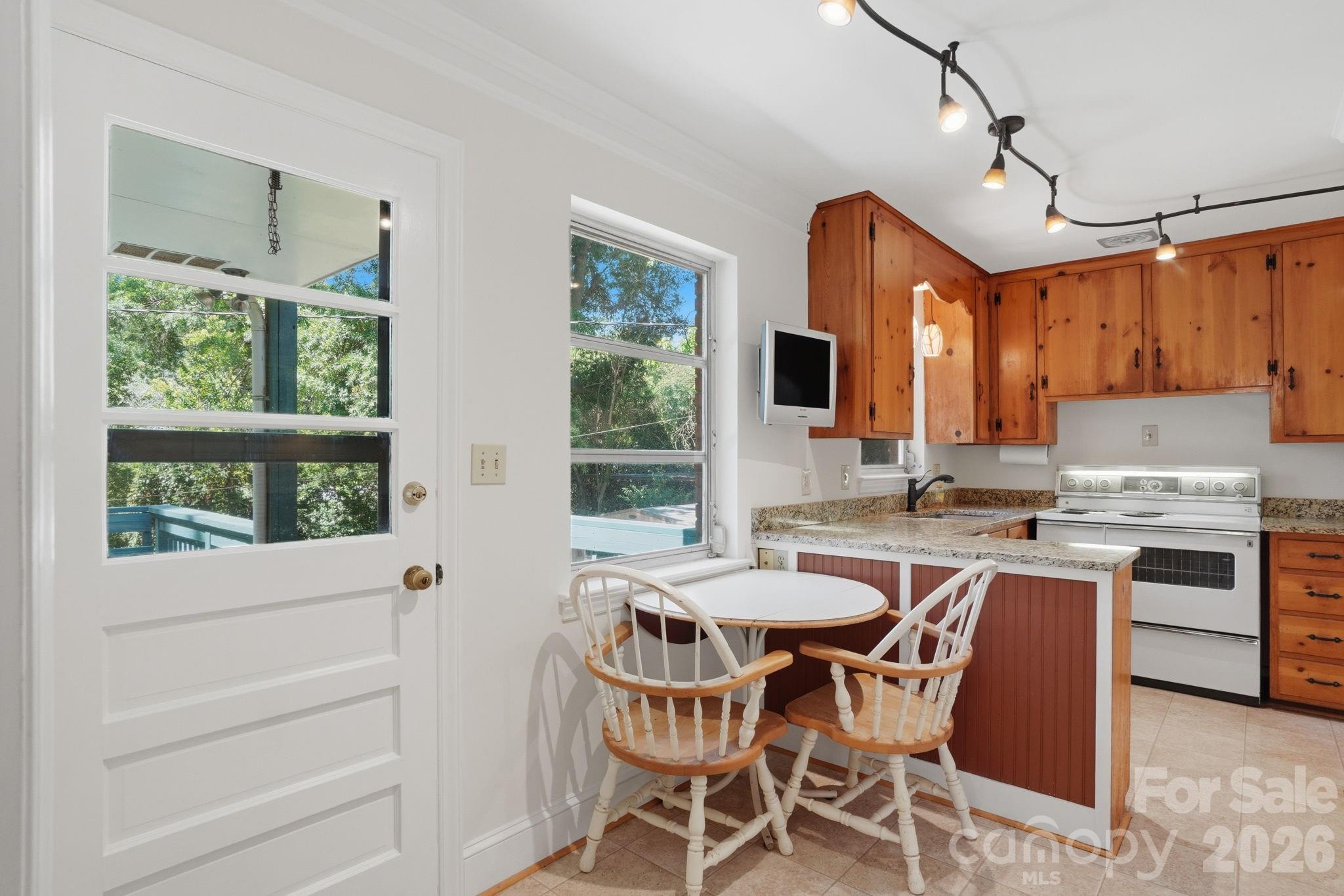 722 Seneca Place — Charlotte