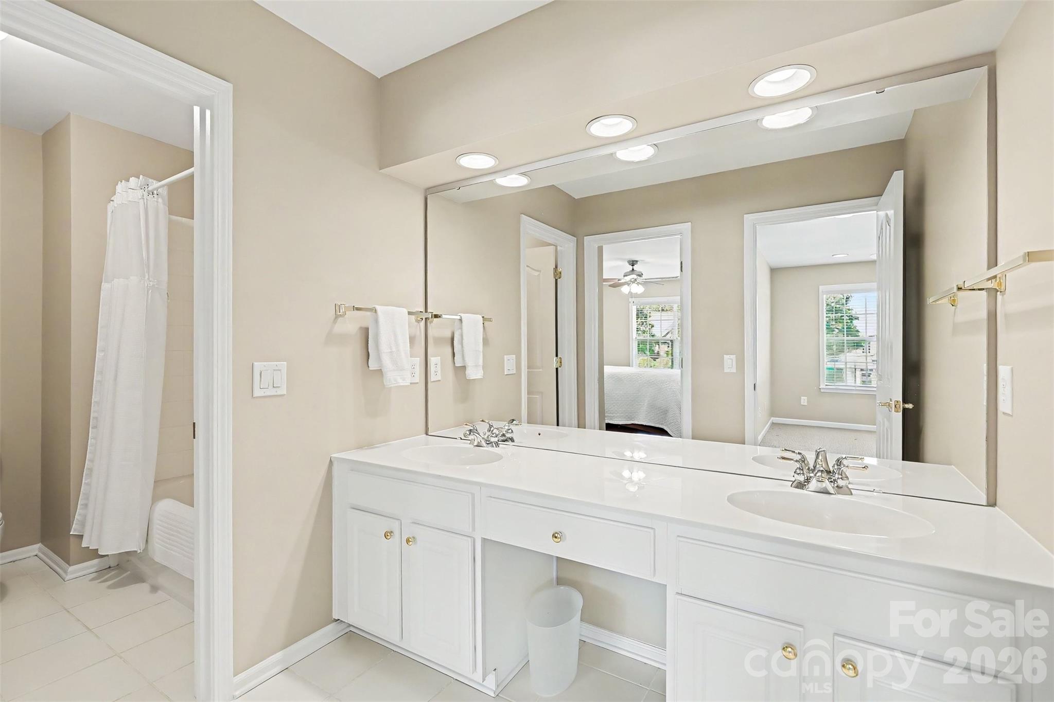 15111 Arleta Circle — Charlotte
