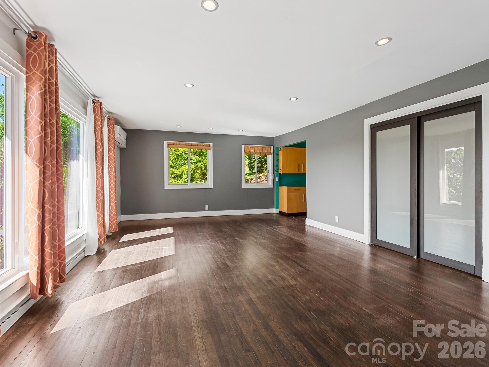 36 Robinwood Avenue — Asheville