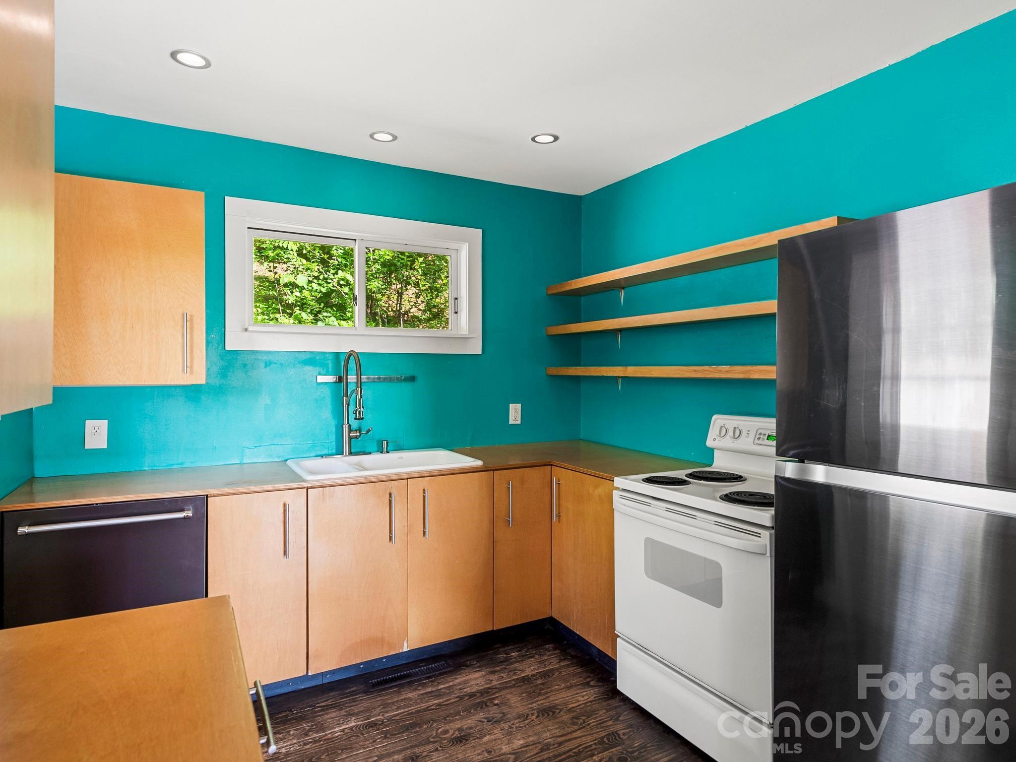 36 Robinwood Avenue — Asheville