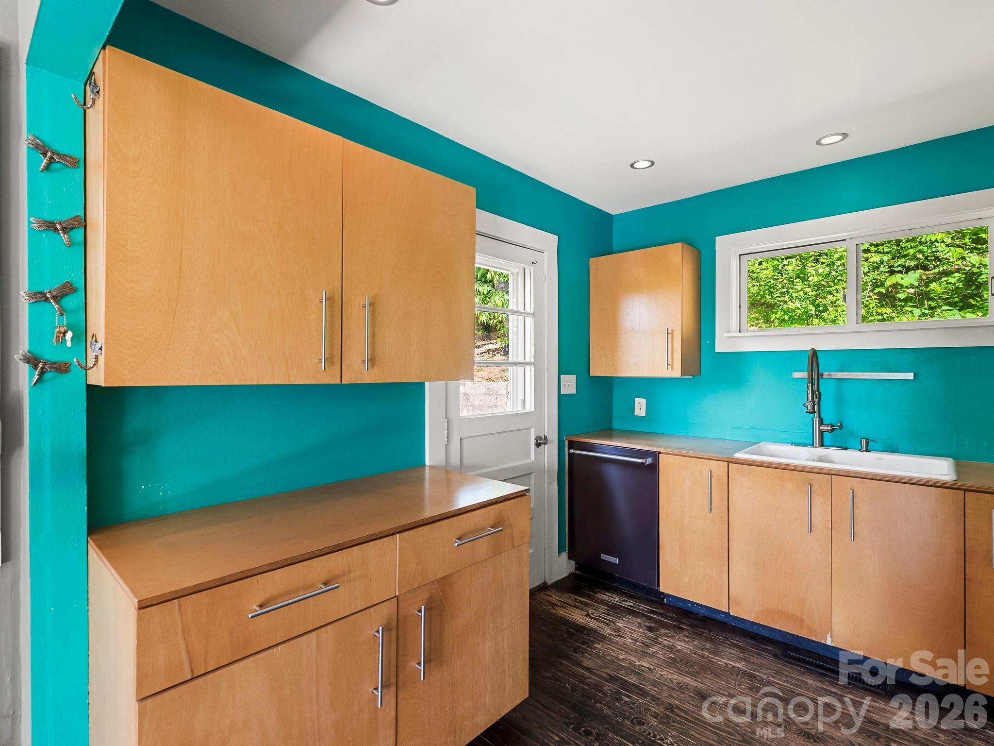 36 Robinwood Avenue — Asheville