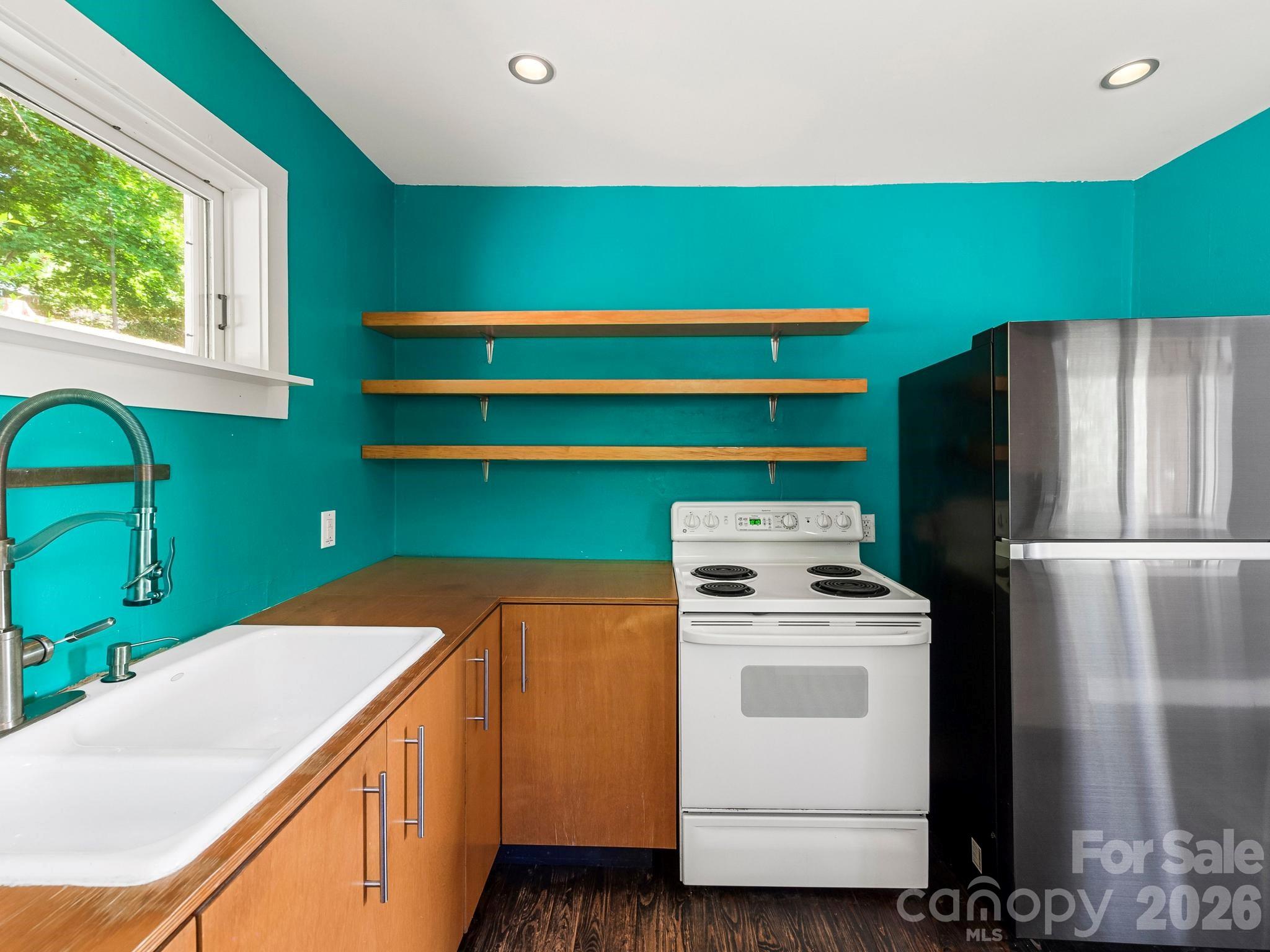 36 Robinwood Avenue — Asheville