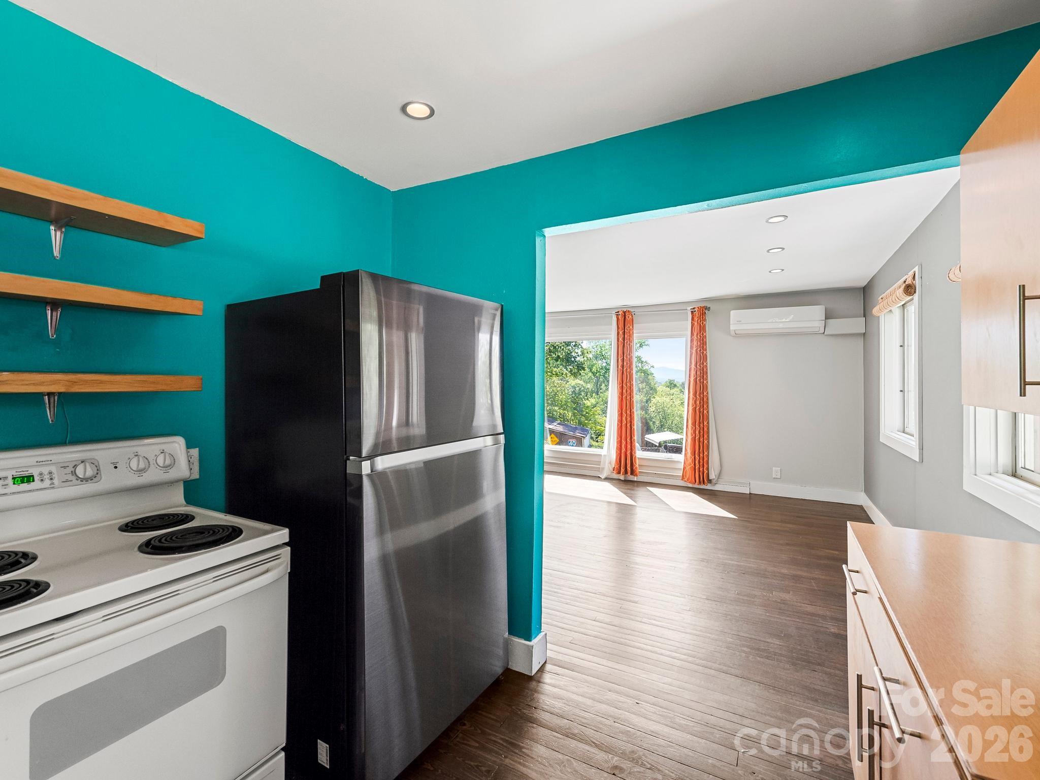 36 Robinwood Avenue — Asheville