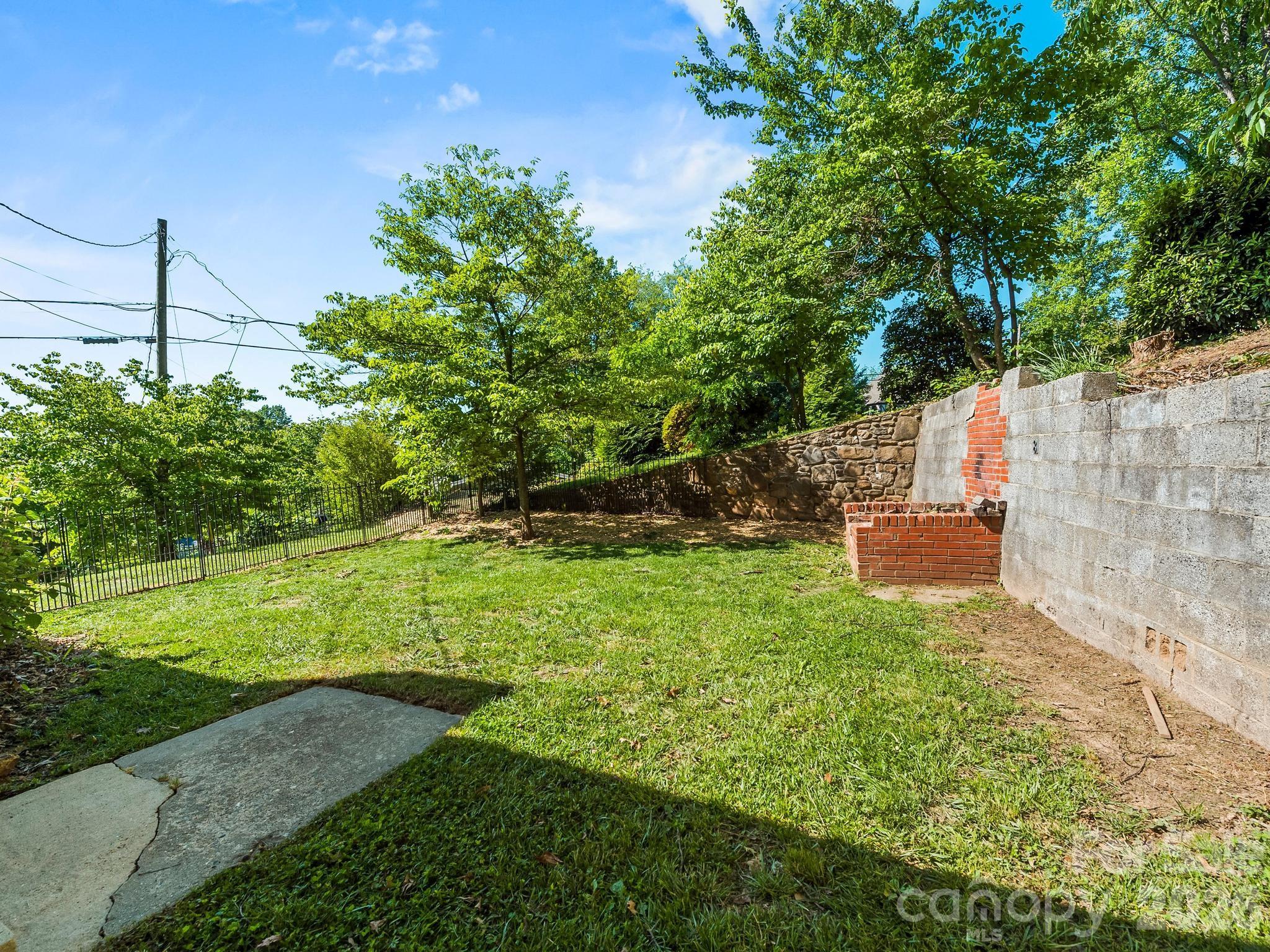 36 Robinwood Avenue — Asheville