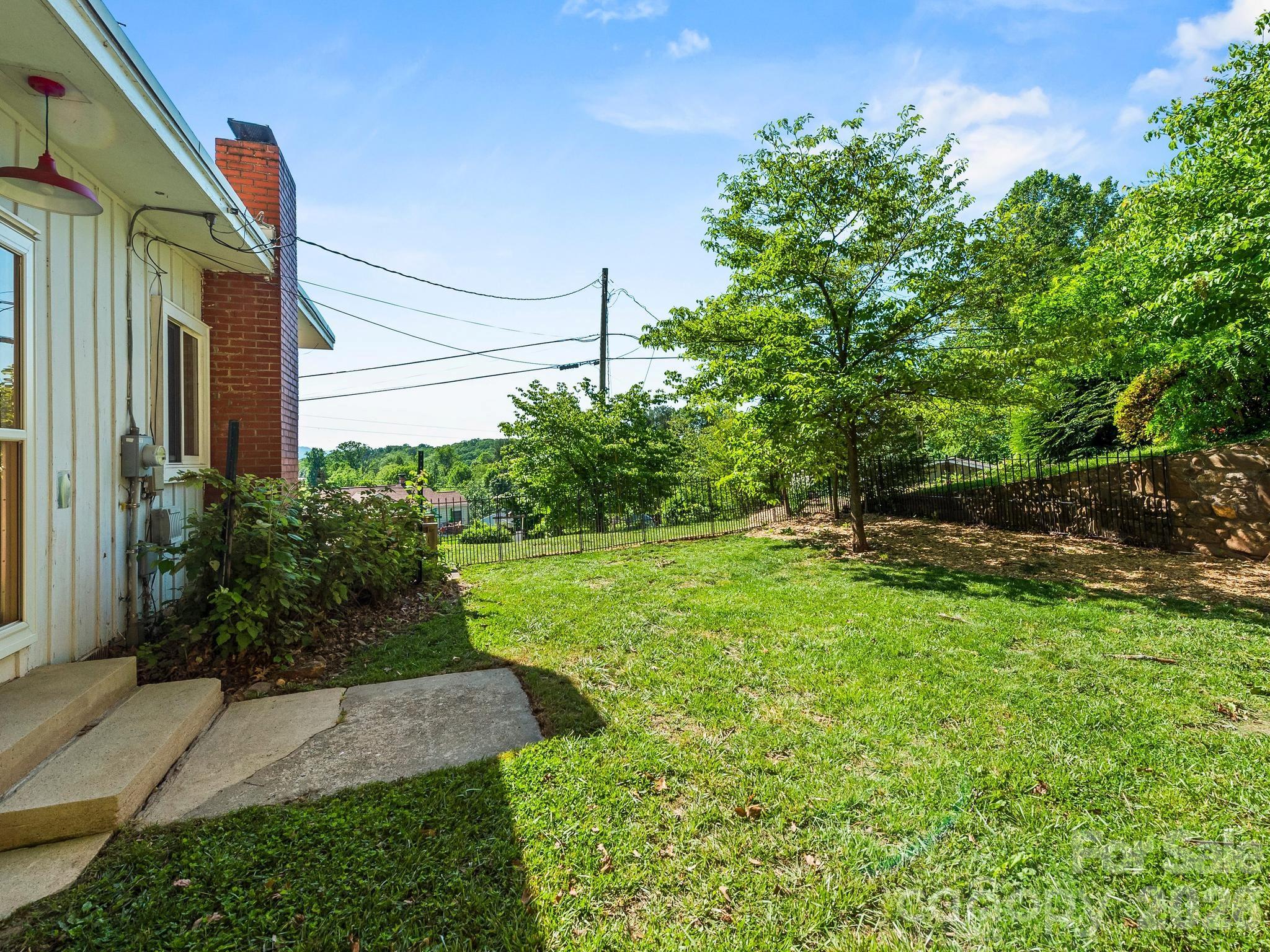 36 Robinwood Avenue — Asheville