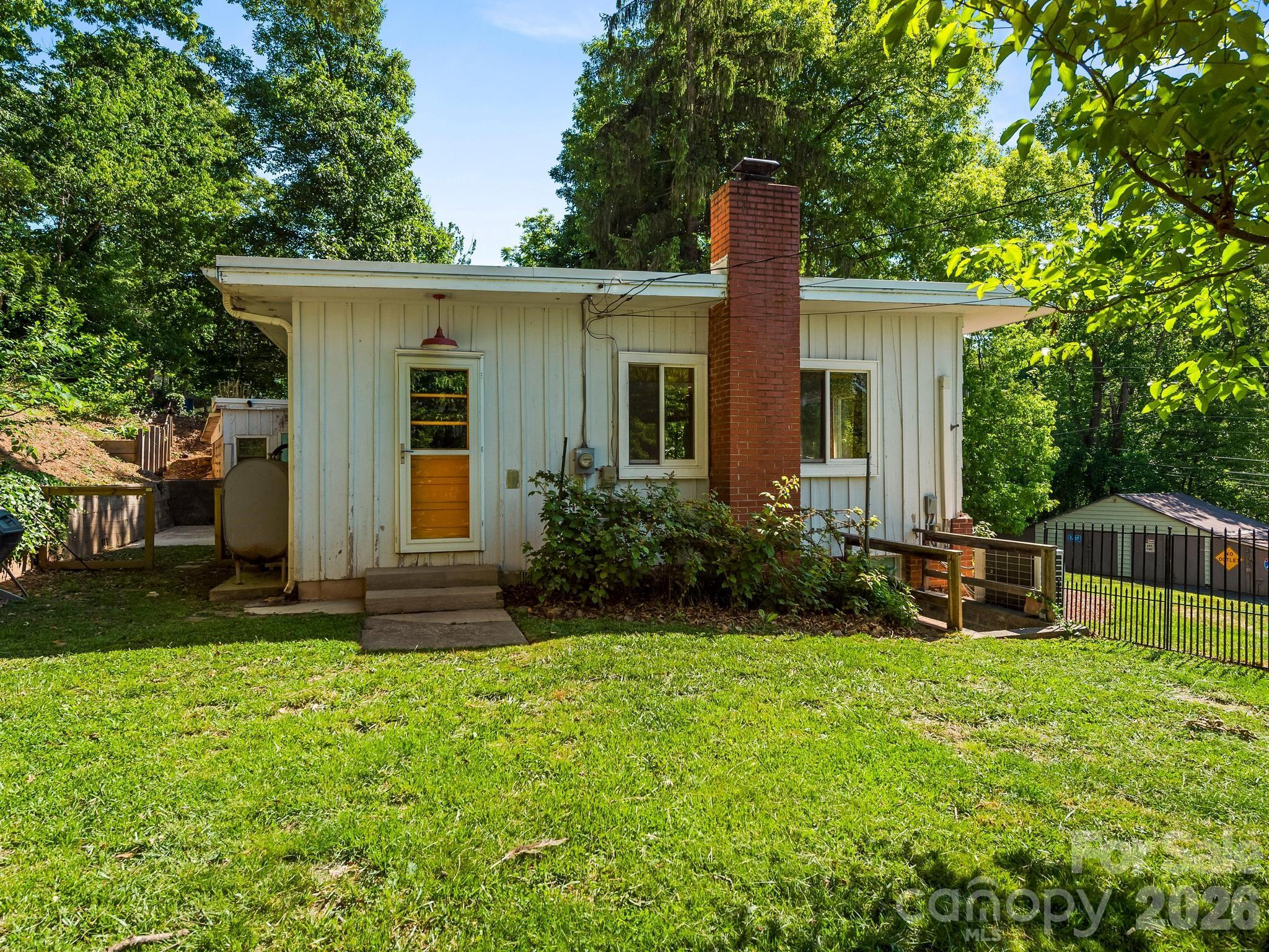 36 Robinwood Avenue — Asheville