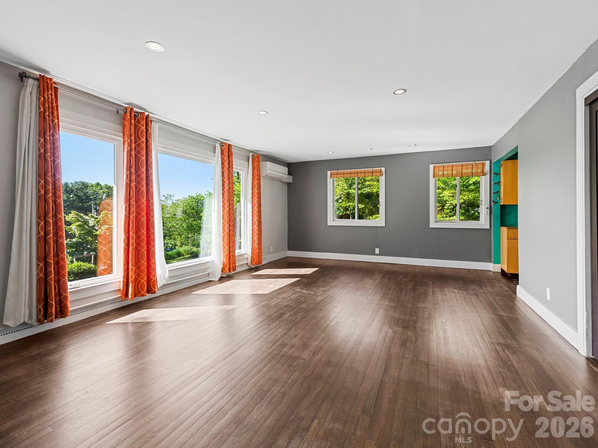 36 Robinwood Avenue — Asheville