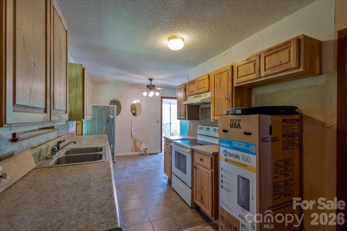 156 Old Sweetwater Road — Robbinsville