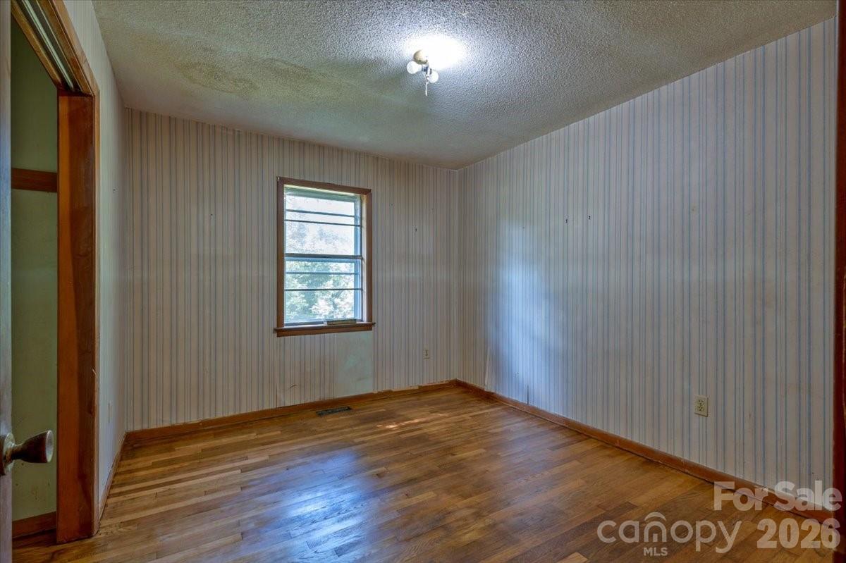 156 Old Sweetwater Road — Robbinsville