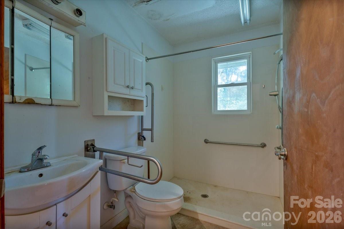156 Old Sweetwater Road — Robbinsville
