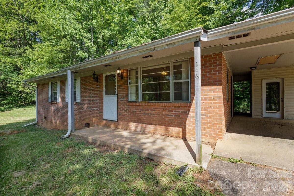156 Old Sweetwater Road — Robbinsville