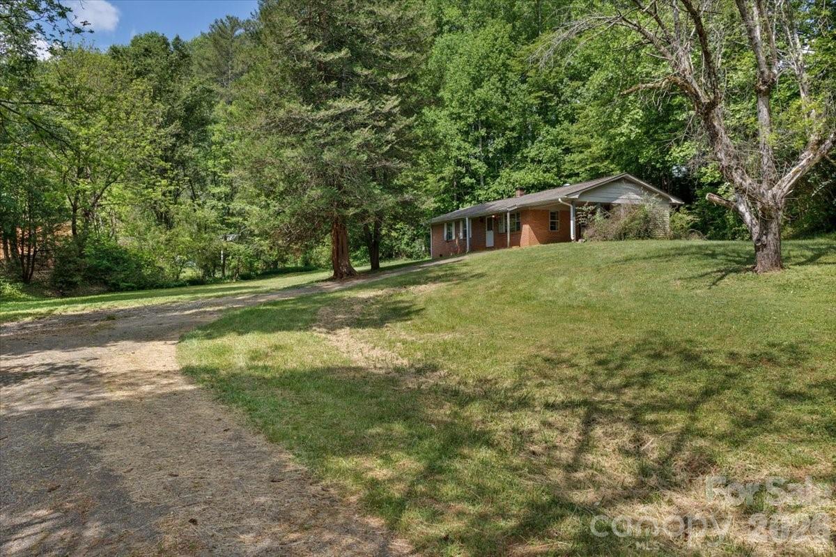 156 Old Sweetwater Road — Robbinsville