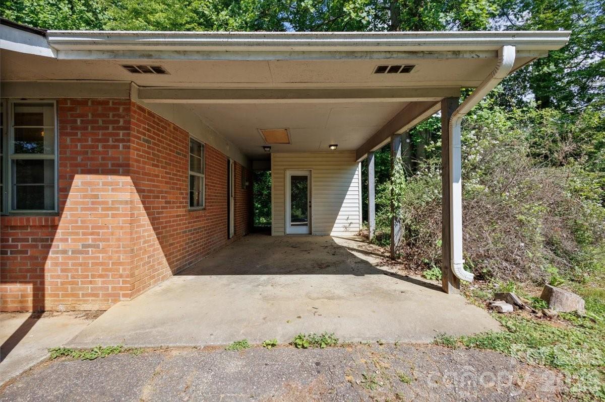 156 Old Sweetwater Road — Robbinsville