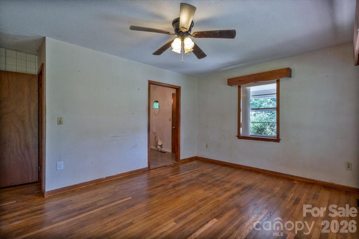 156 Old Sweetwater Road — Robbinsville