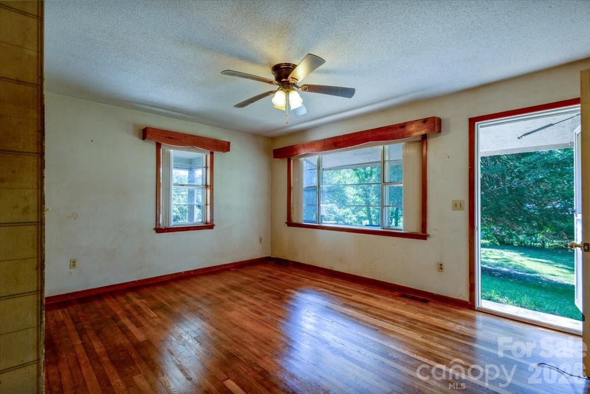 156 Old Sweetwater Road — Robbinsville