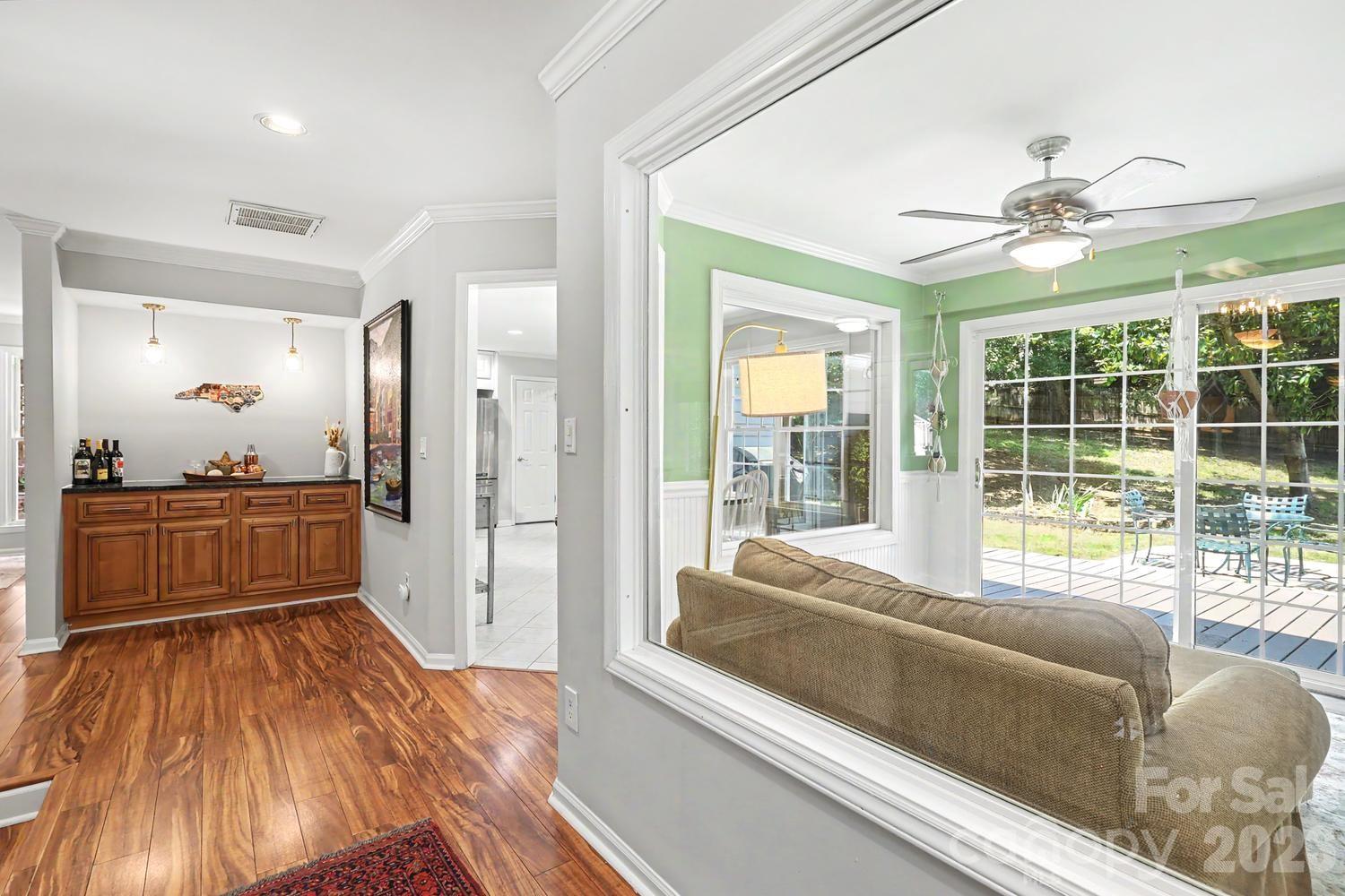 8207 White Horse Lane — Charlotte