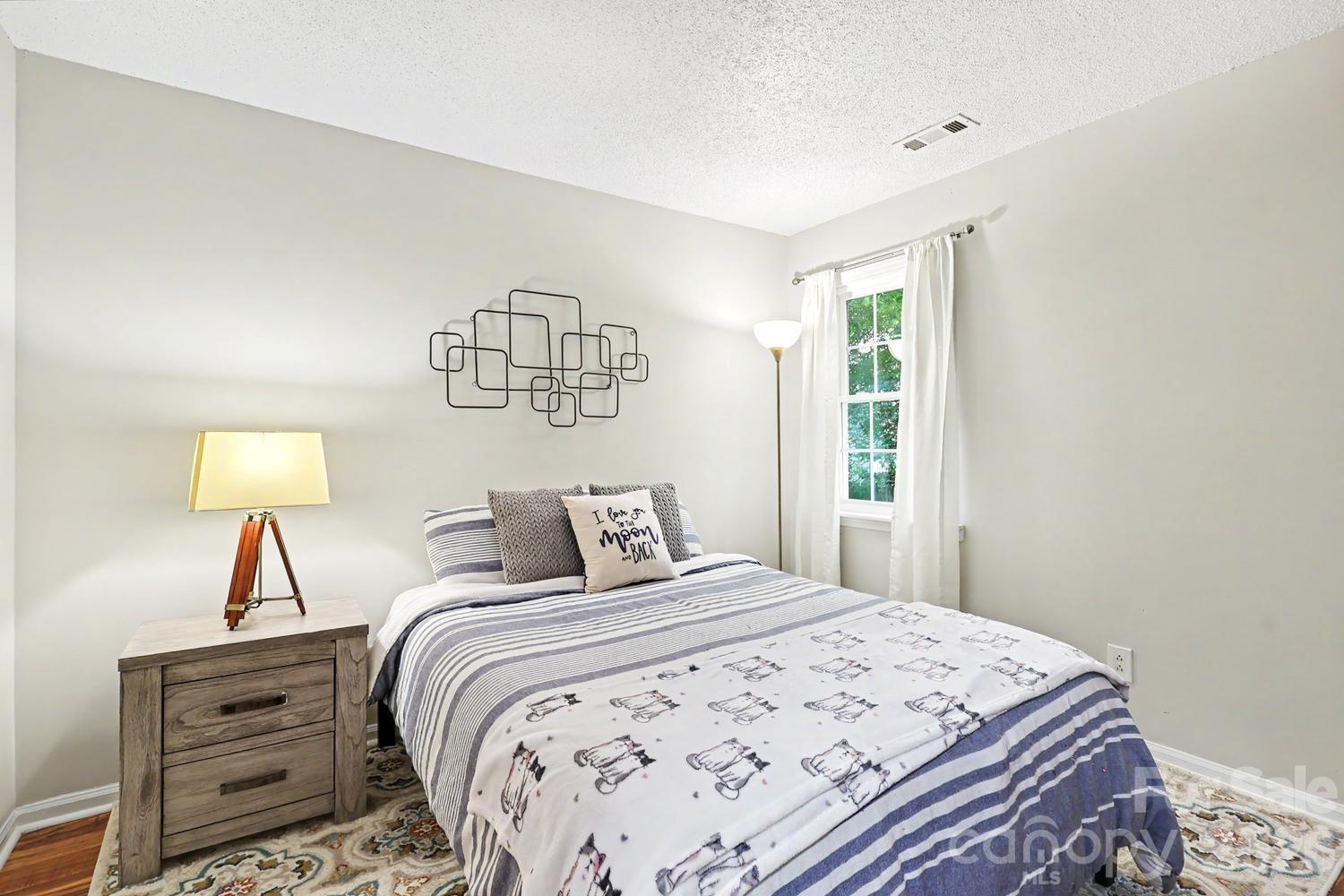 8207 White Horse Lane — Charlotte