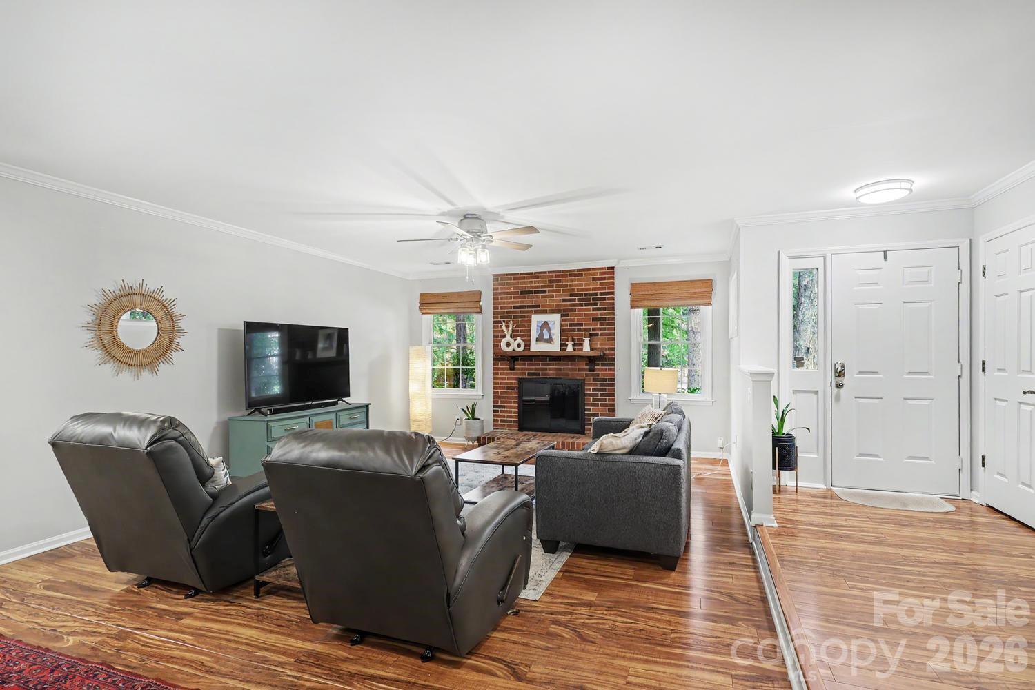 8207 White Horse Lane — Charlotte